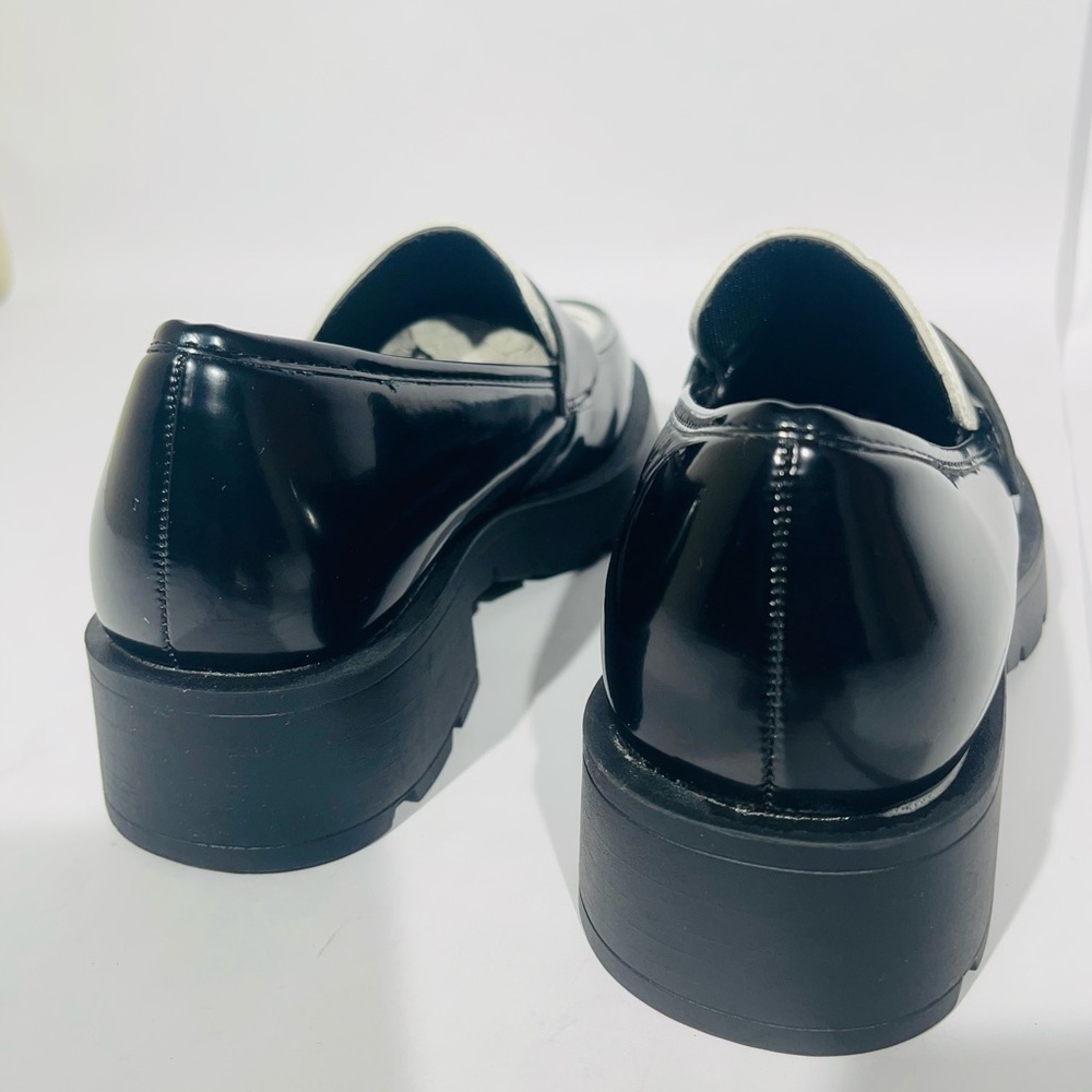 Elegant Black and White Loafers - Picture 12 of 13
